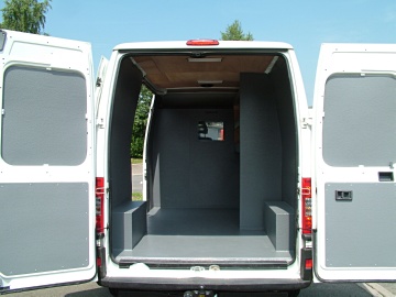 Speedliner  Dog Grooming Van